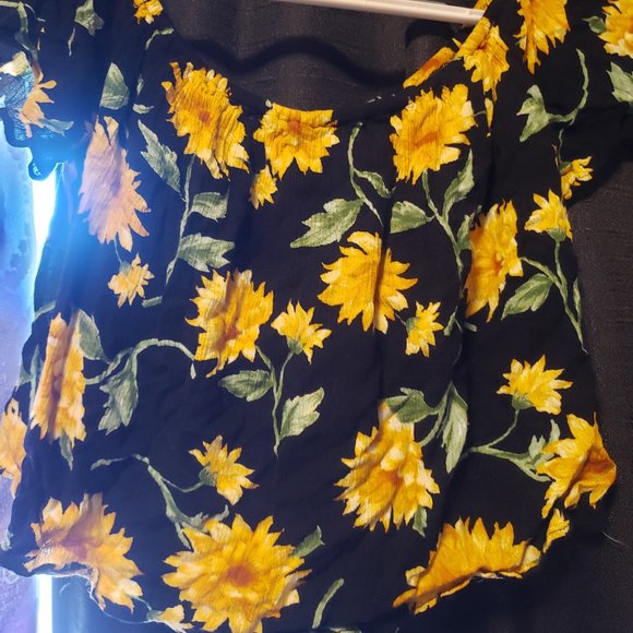 Forever 21 off the shoulder blouse - Picture 1 of 3